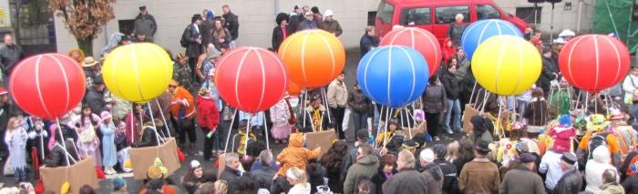 Dekoration-Karneval-Riesenballons-Riesenluftballons
